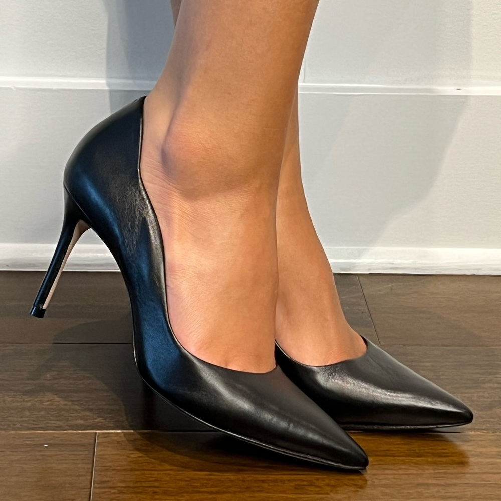 SCHUTZ AUTHENTIC BRAND NEW BLACK LEATHER PUMPS SIZE 7